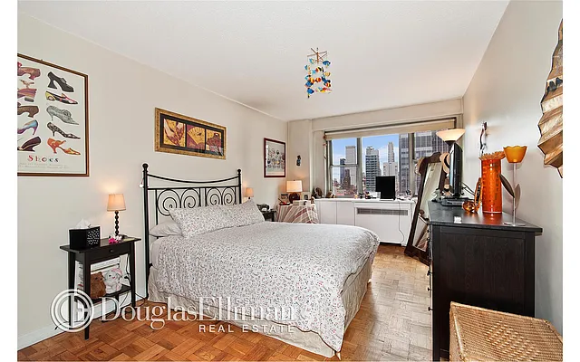 Rented by Douglas Elliman | media 17