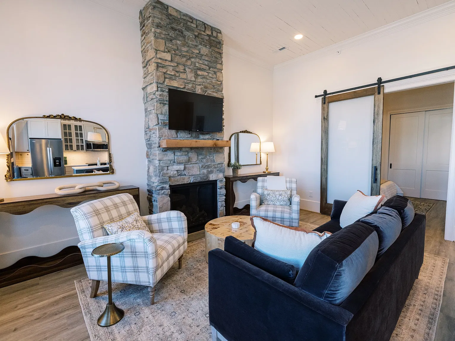 1 bed, 650 sqft, $2,250 — Photo 3