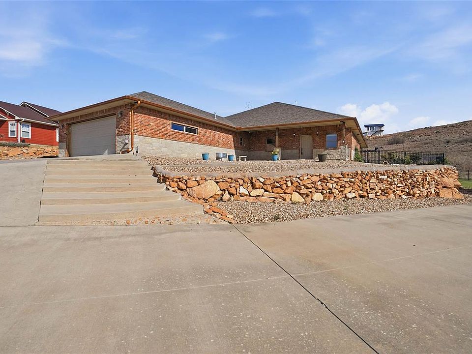 1st image of 105 Granite Ridge Cir