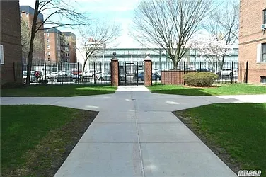 Sold by AAA Young Shuen Realty Inc.