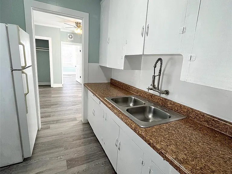 4114 Avenue S 1/2 #B — Photo 6