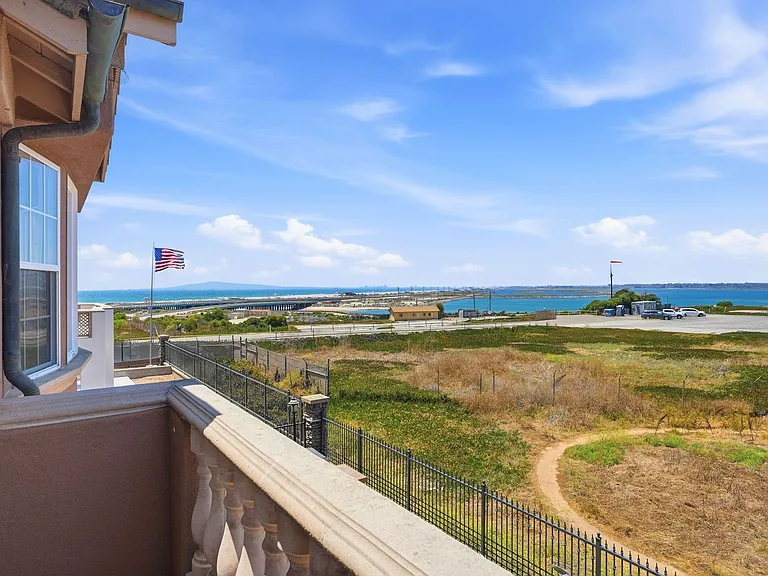 5571 Ocean Terrace Dr — Photo 24