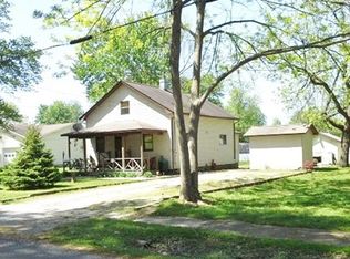 1007 South First Street, Benton, IL 62812