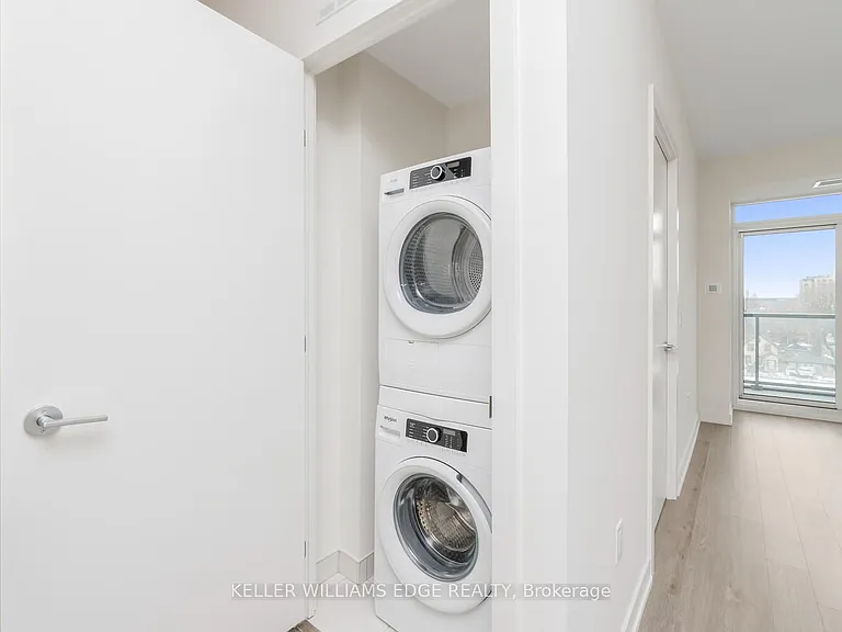 212 King William St #502 — Photo 17