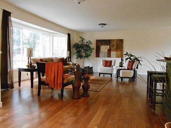 3rd image of 10225 Dekoven Dr SW