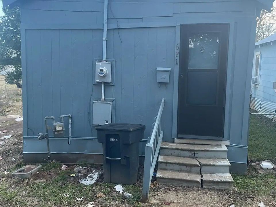 1st image of 621 Montgomery St