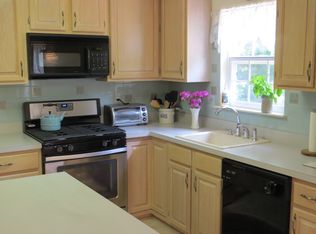 11927 Hunters Run Dr, Cockeysville, MD 21030