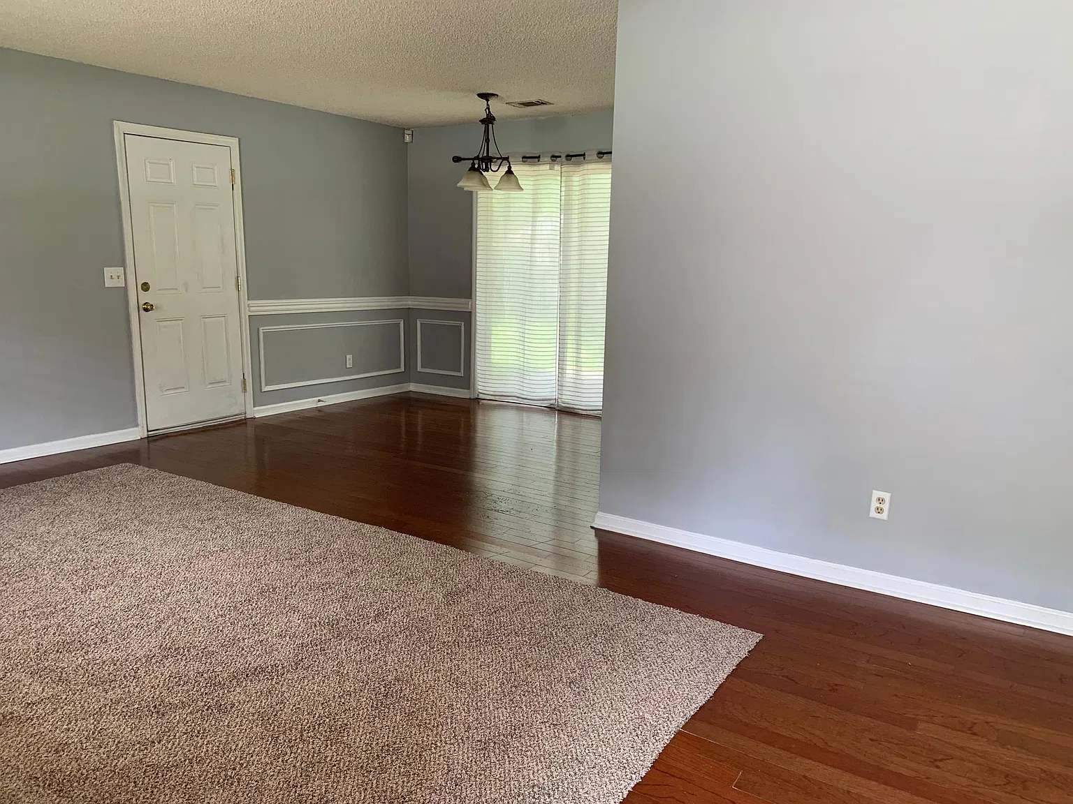 1226 Roberts Way — Photo 4