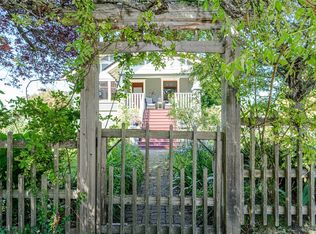 1160 Reynolds Rd, Saanich, BC V8P2K6