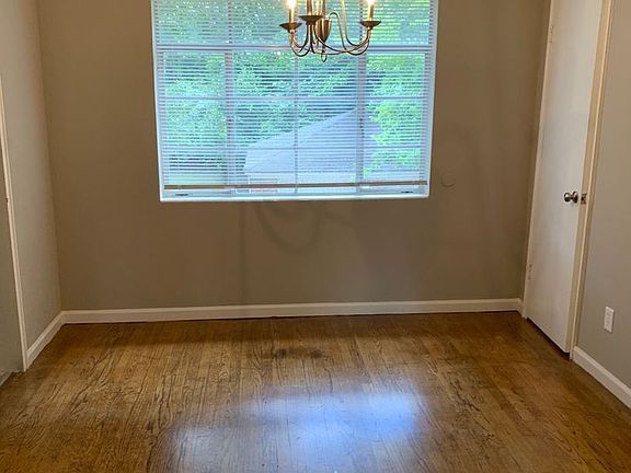 4th image of 110 Brantwood Dr #B
