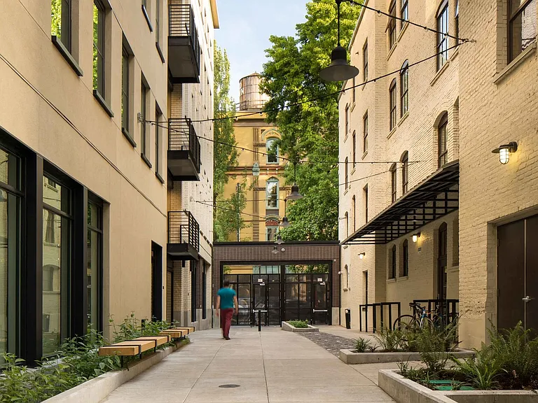 38 Davis Walkway