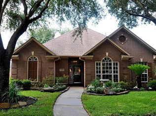 6530 Adobe Trails Dr, Sugar Land, TX 77479