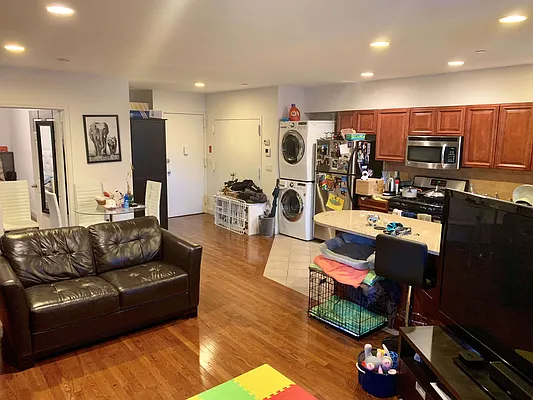 Rented by KNP Realty LLC | media 12