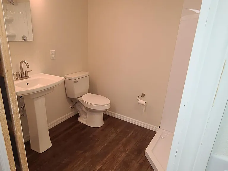 11 Duke Ave — Photo 7