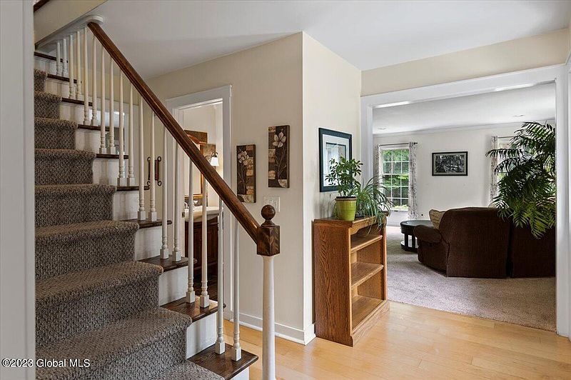 4th image of 391 Leroux Road