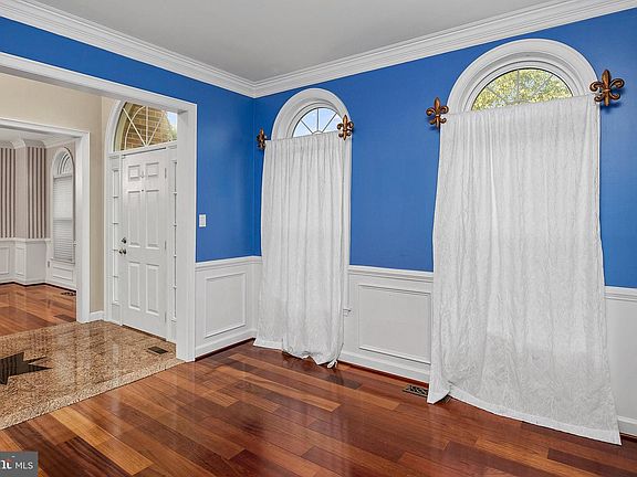 5th image of 1610 Clarks Ct #102