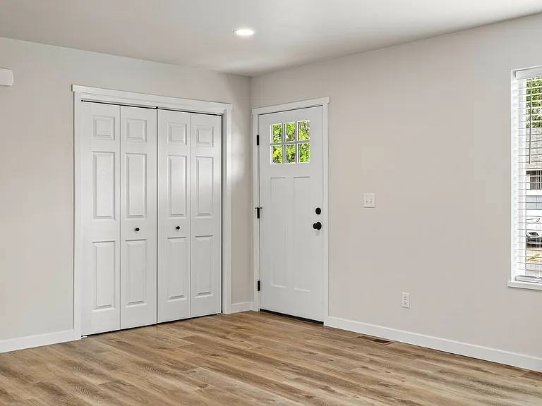 1302 S 14th Ave — Photo 10