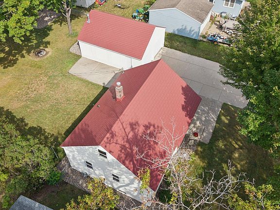 4th image of 1747 Pinewood Dr