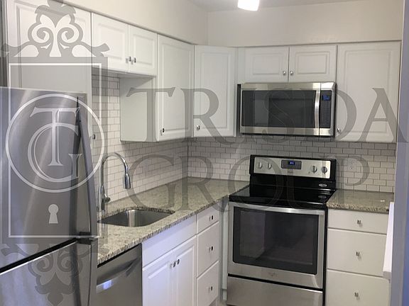 3rd image of 1335 Cedar Blvd APT C