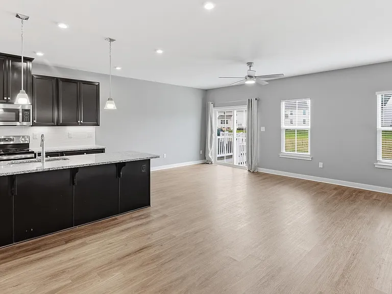 529 Swansea Dr — Photo 5