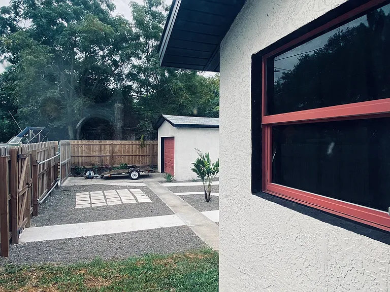 1161 Woodlawn St — Photo 4