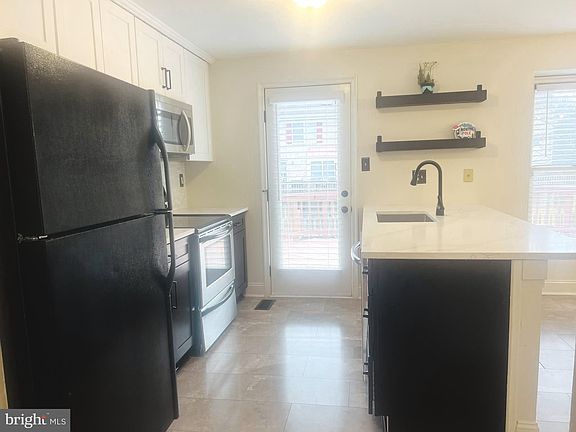 5th image of 8024 Hollow Reed Ct