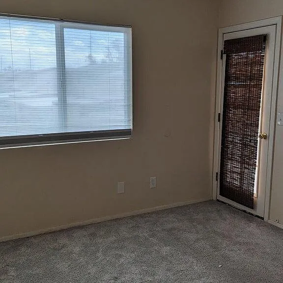2717 N Pacific Dr — Photo 20
