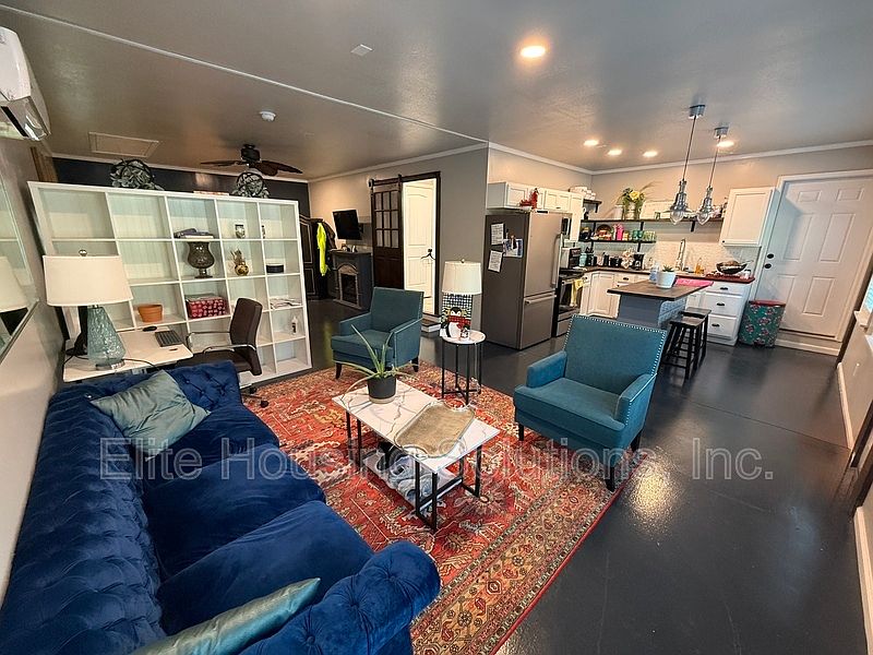 1st image of 152 Edenwood Ln