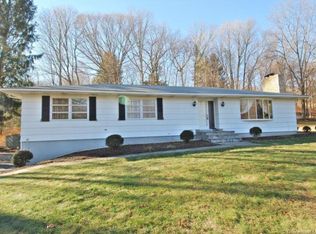 141 Percival Dr, Cheshire, CT 06410