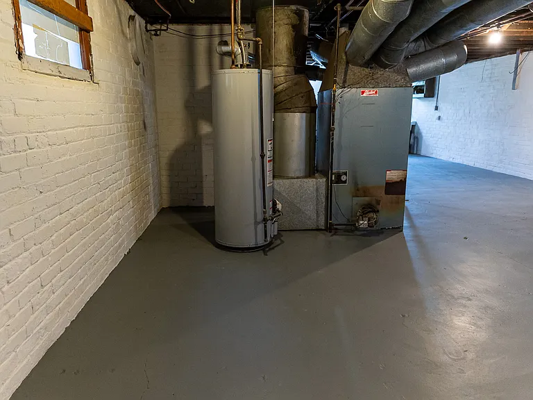 262 W Grand Blvd — Photo 42