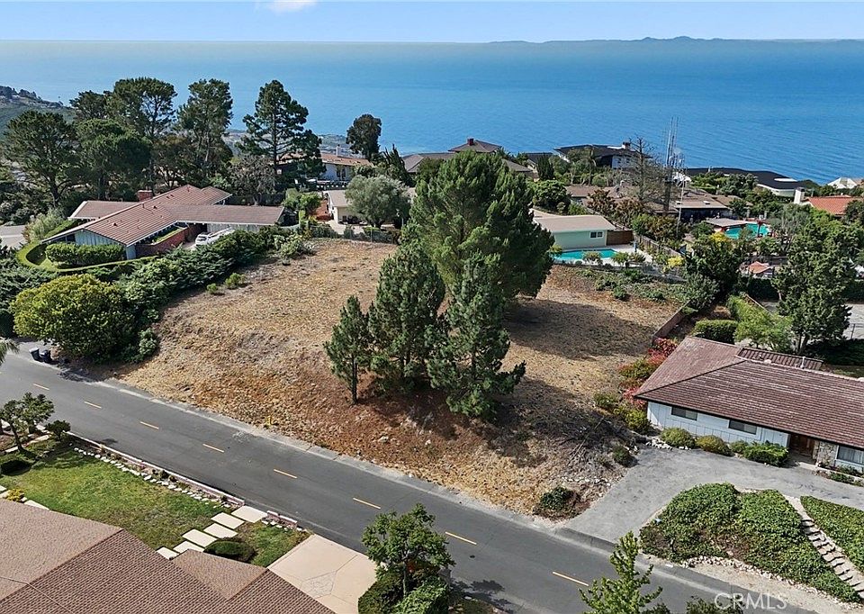 1st image of 6 Coveview Drive
