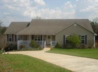 326 Hawthorne Dr, Cleveland, GA 30528