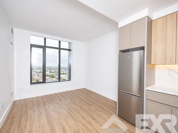 2230 Cropsey Avenue image 3 of 70