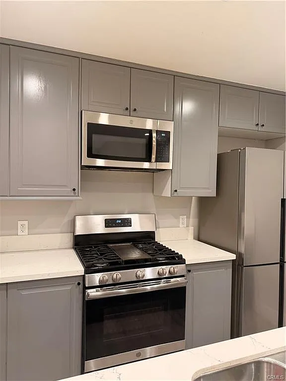 2 bed, 1200 sqft, $2,800 — Photo 3