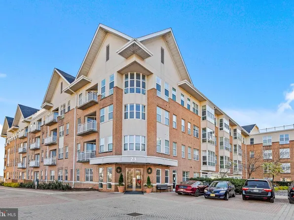 23 Pierside Dr Unit 111, Baltimore, MD 21230