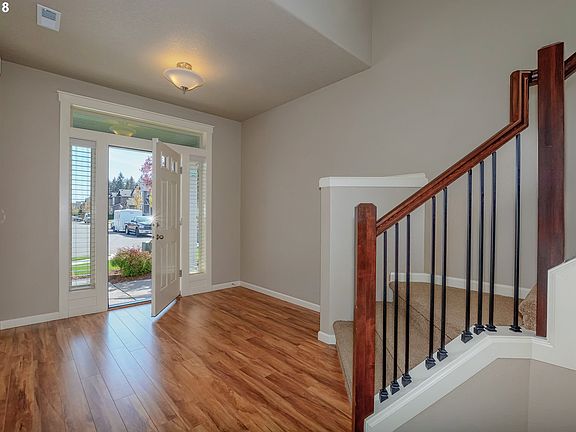 4th image of 10204 NE 128th Ave