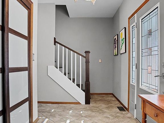4th image of 39 Waterford Ln