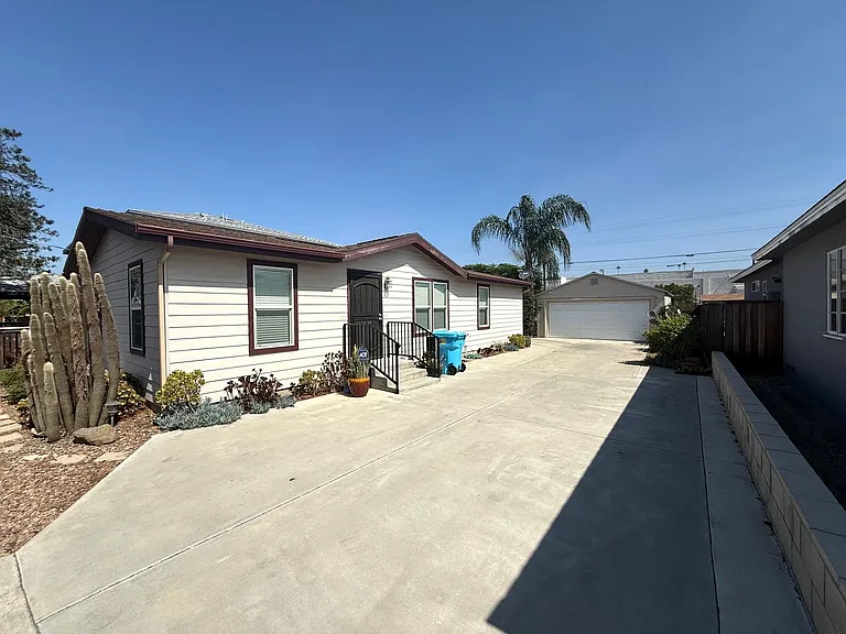7182 Amherst St — Photo 2