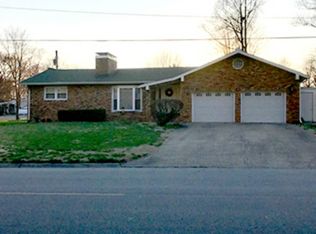 907 Enterprise Rd, Fairfield, IL 62837