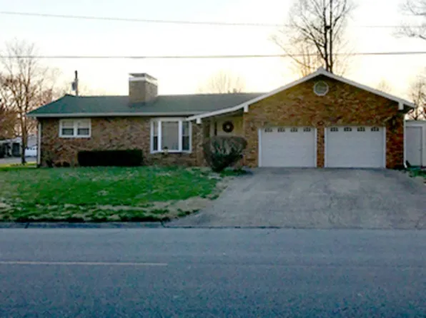 907 Enterprise Rd, Fairfield, IL 62837