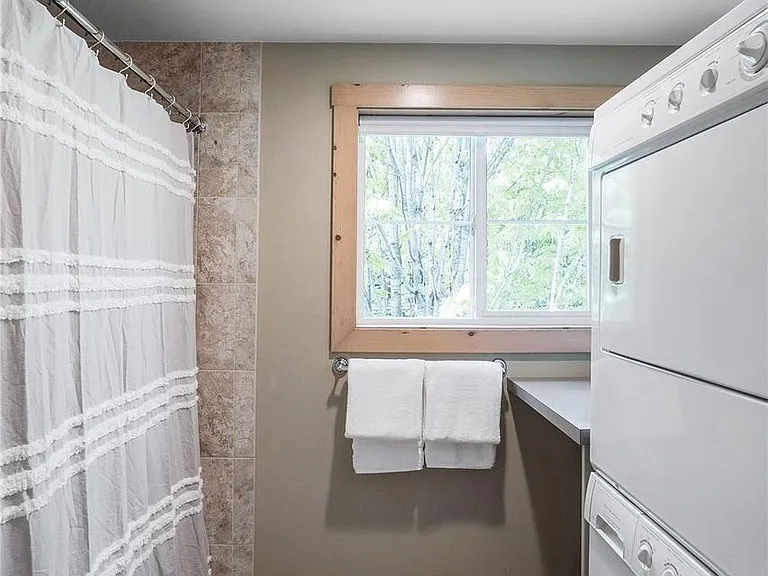 490 Madison Ave N #201 — Photo 11