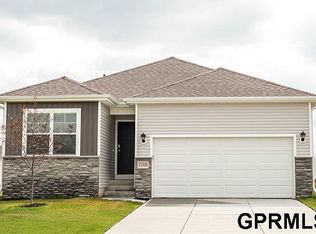 11906 114th Ave, Papillion, NE 68046