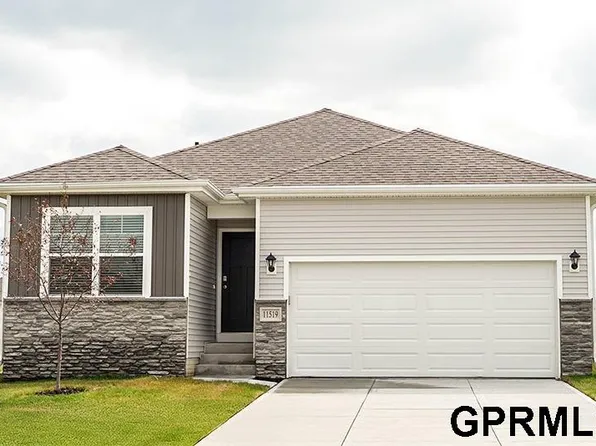 7120 205th St, Gretna, NE 68028