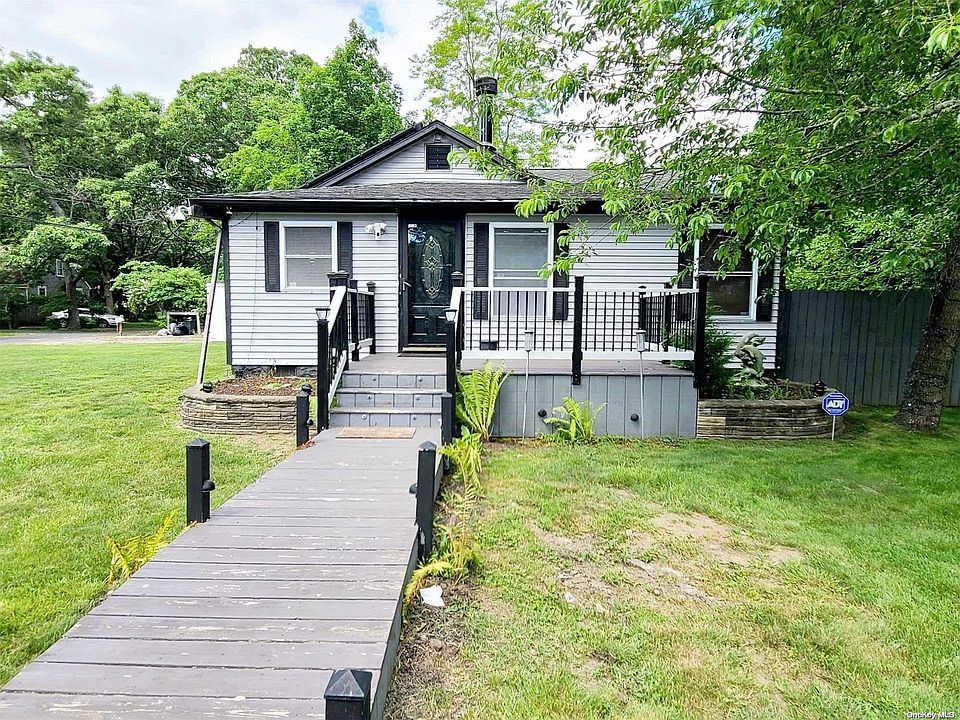 1st image of 84 Huguenot Drive