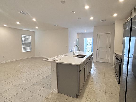 2nd image of 1112 Camden Way