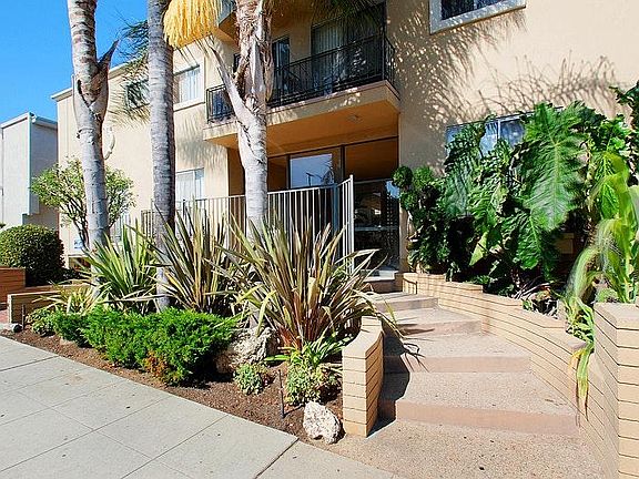 2nd image of 1640 Barry Ave APT 3