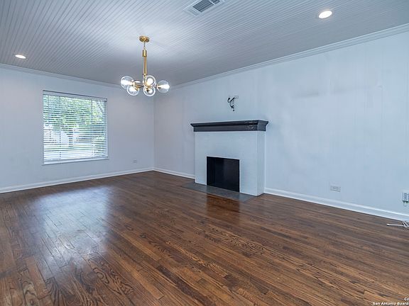 5th image of 111 IRVINGTON DR