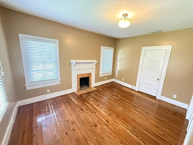 257 S Fulton St — Photo 2