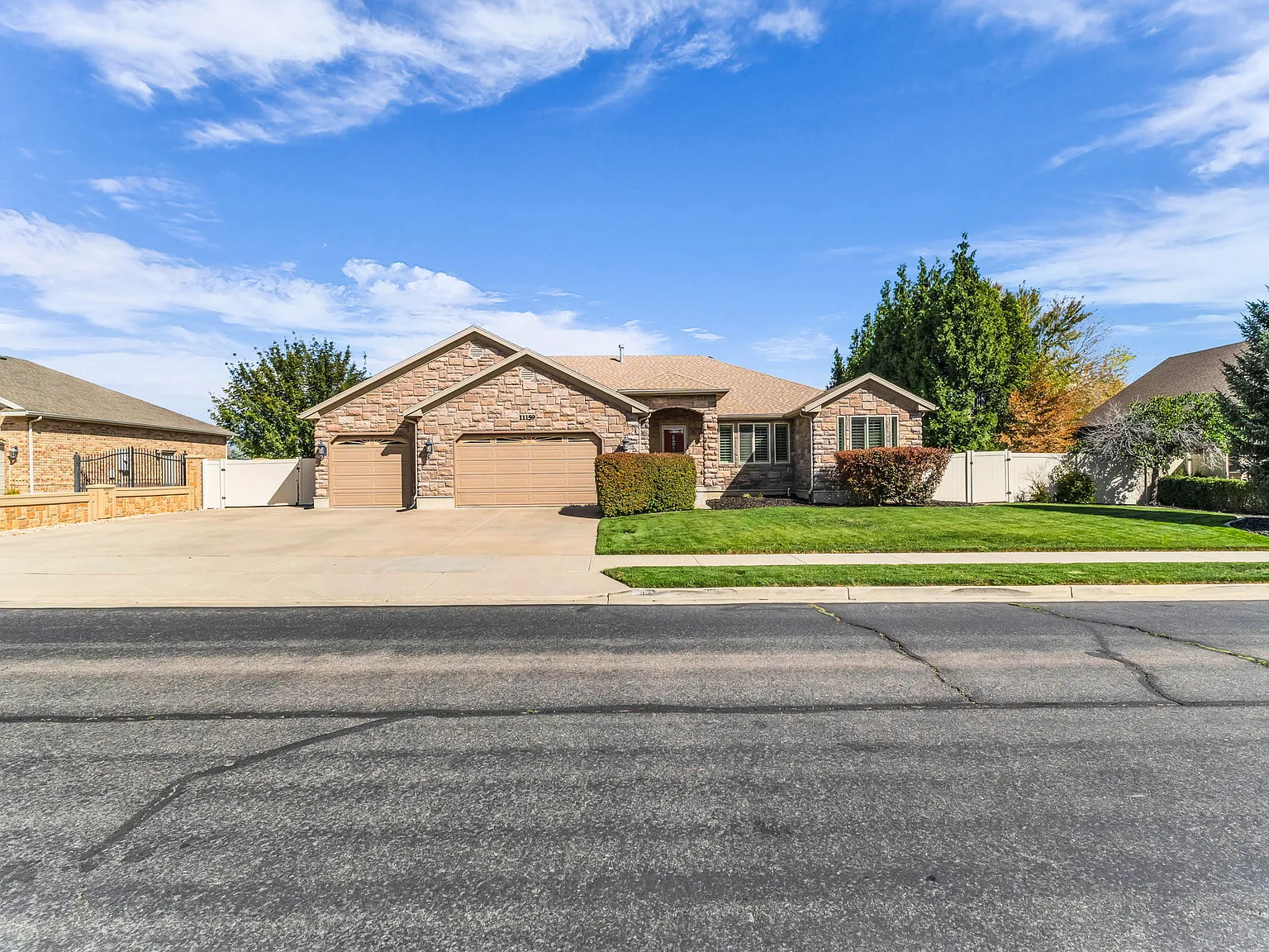 5 bed, 3.5 bath, 4062 sqft, $5,250 — Photo 3