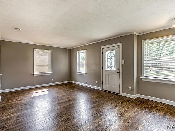 3rd image of 4 Duchesne Dr